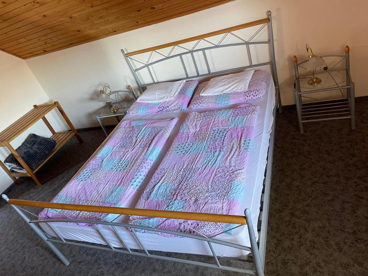 Esther Apartman Gyenesdias Luaran gambar