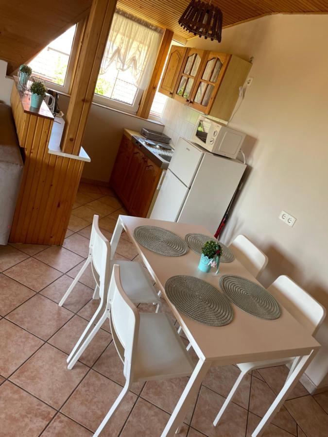 Esther Apartman Gyenesdias Luaran gambar