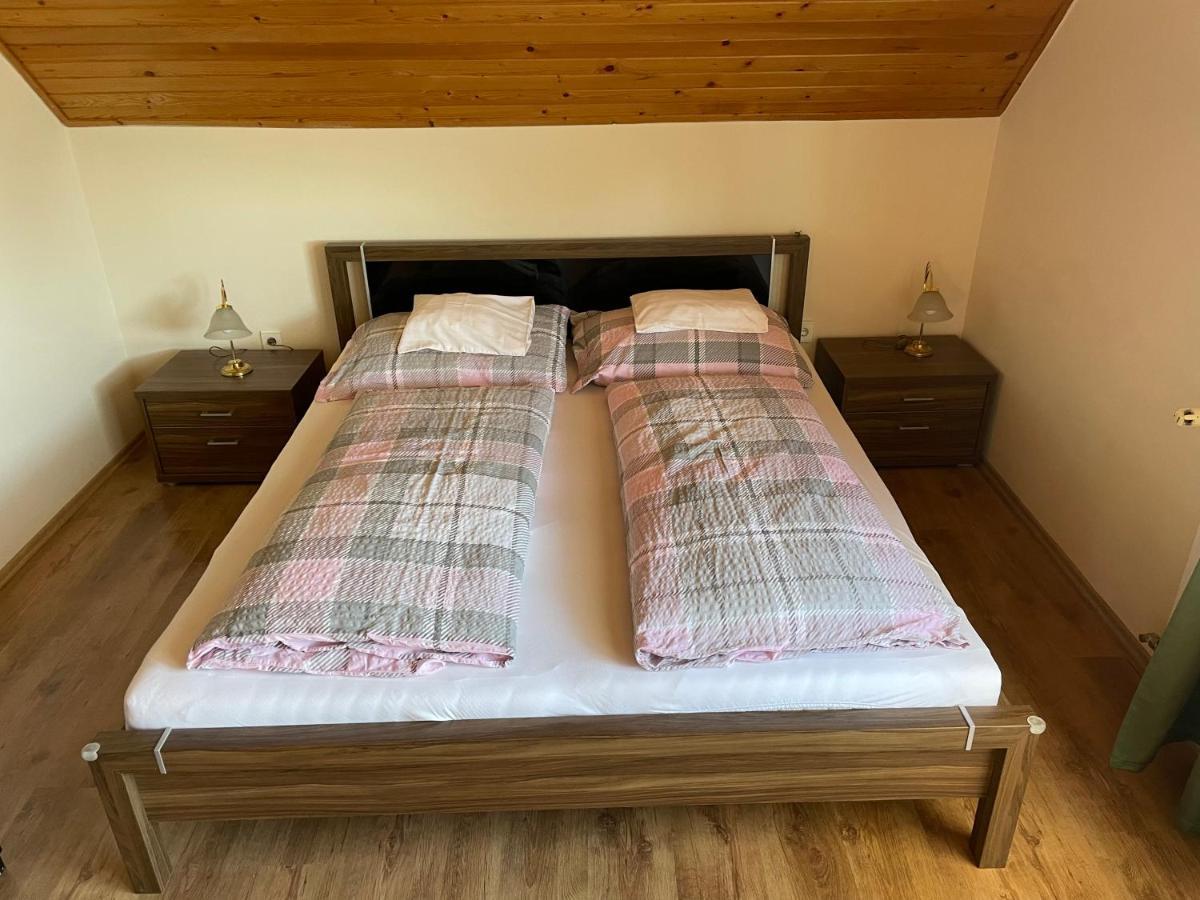 Esther Apartman Gyenesdias Luaran gambar