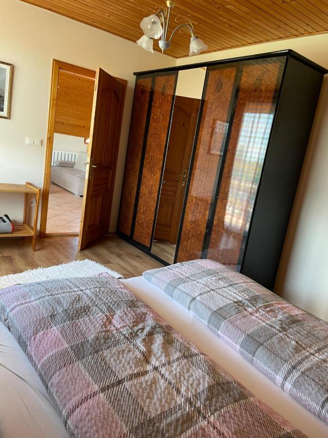 Esther Apartman Gyenesdias Luaran gambar
